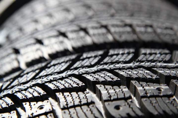 Service de montage de pneus et de lustrage de jantes